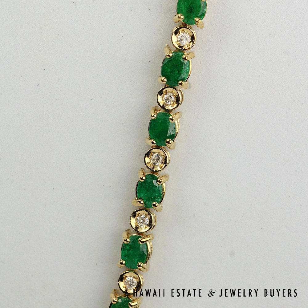 4.53ctw Emerald 0.30ctw Diamond 10.3g 18K Yellow Gold 6.5 Inch Bracelet - Image 3
